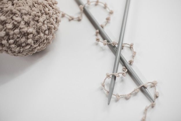 haftowany kadr z igłą i nicią